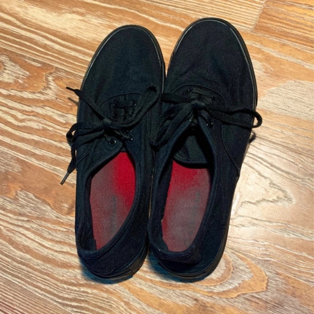 Black Airwalk Vans men Size 11